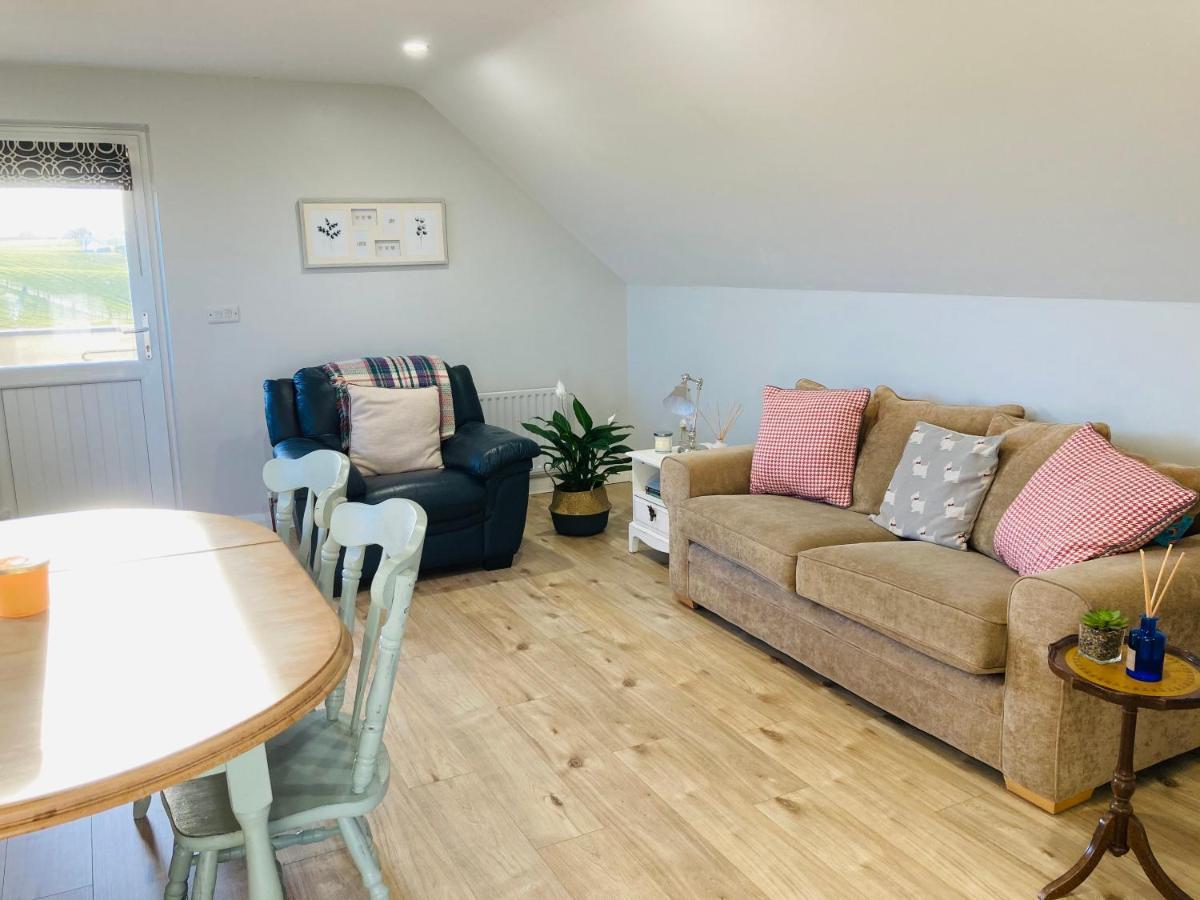 The Loft At Number 84 Apartment Ballymena Bagian luar foto